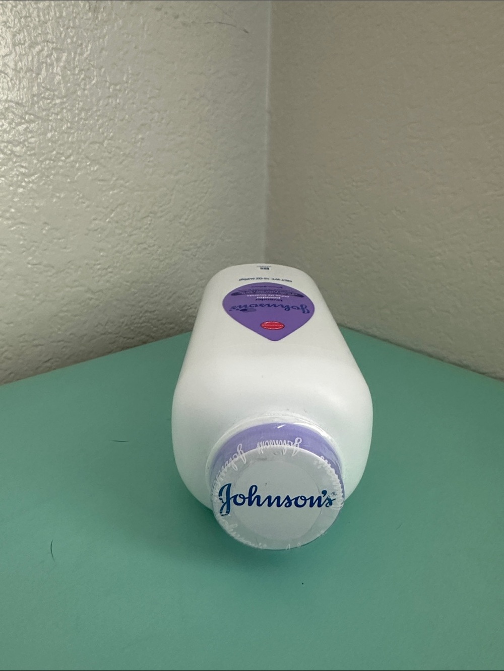 Johnson's Lavender Baby Powder with Cornstarch, Hypoallergenic, 15 oz-brand new - Picture 3 of 17